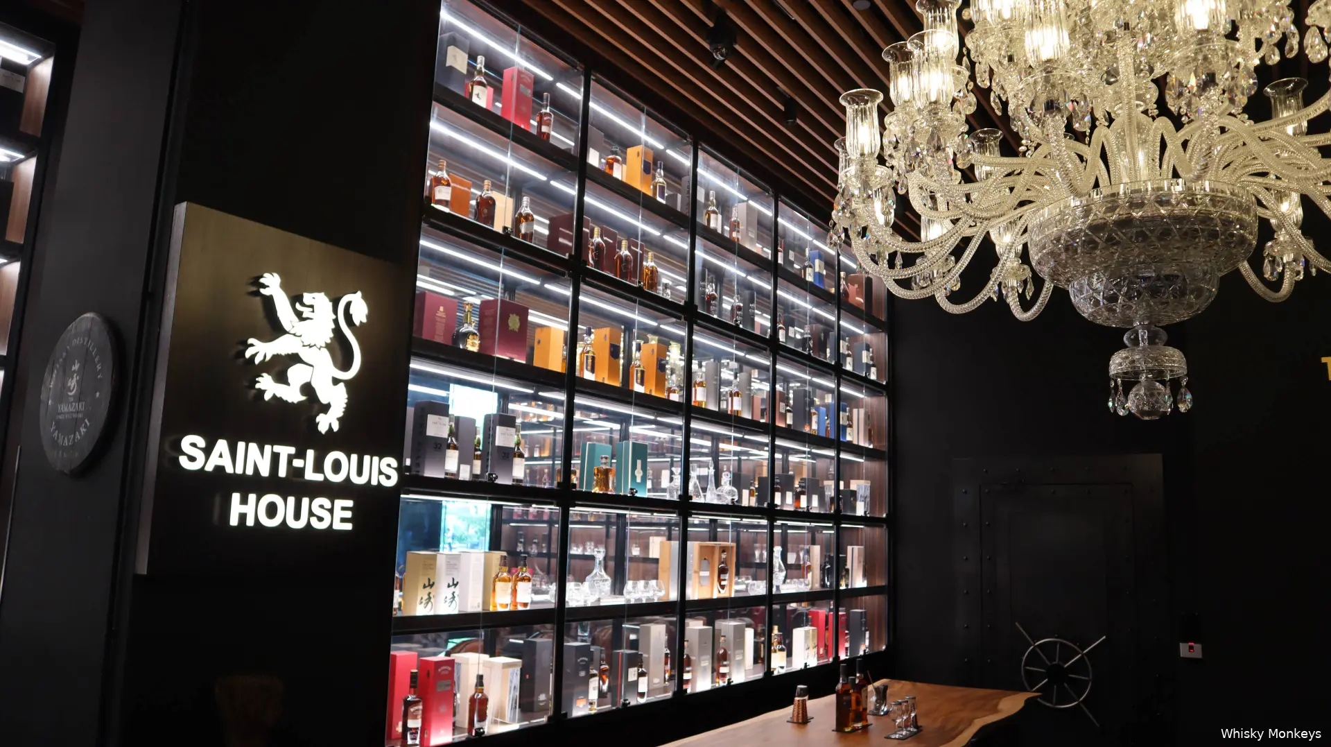 grande whisky-museum Singapore cabinet