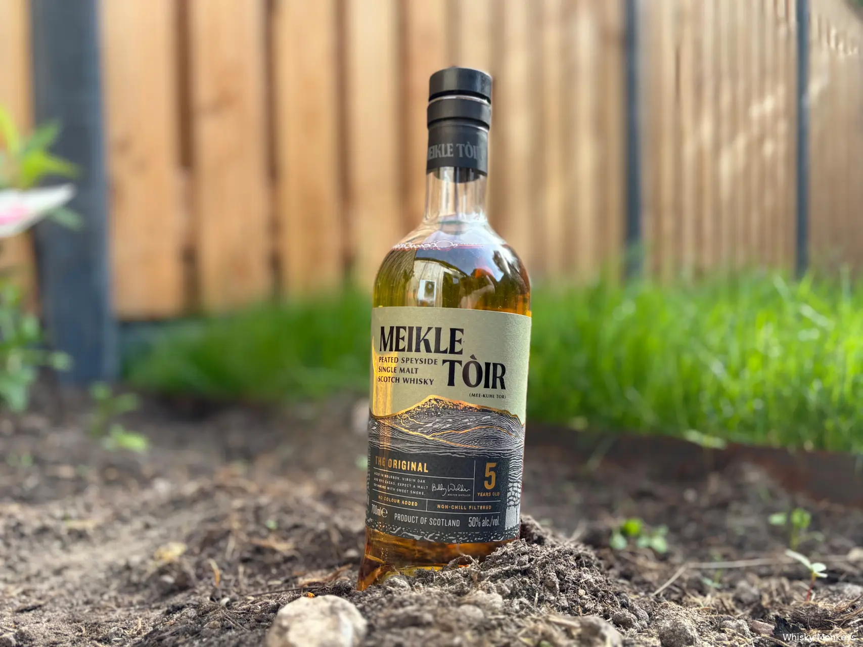 meijle toir peated whisky bottle