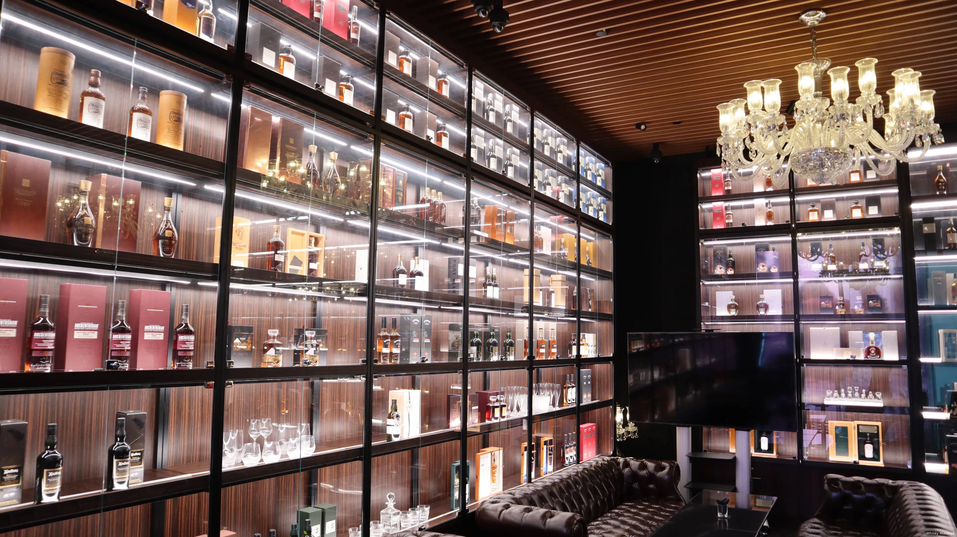 grande whisky museum insingapore whisky cabinet vip room