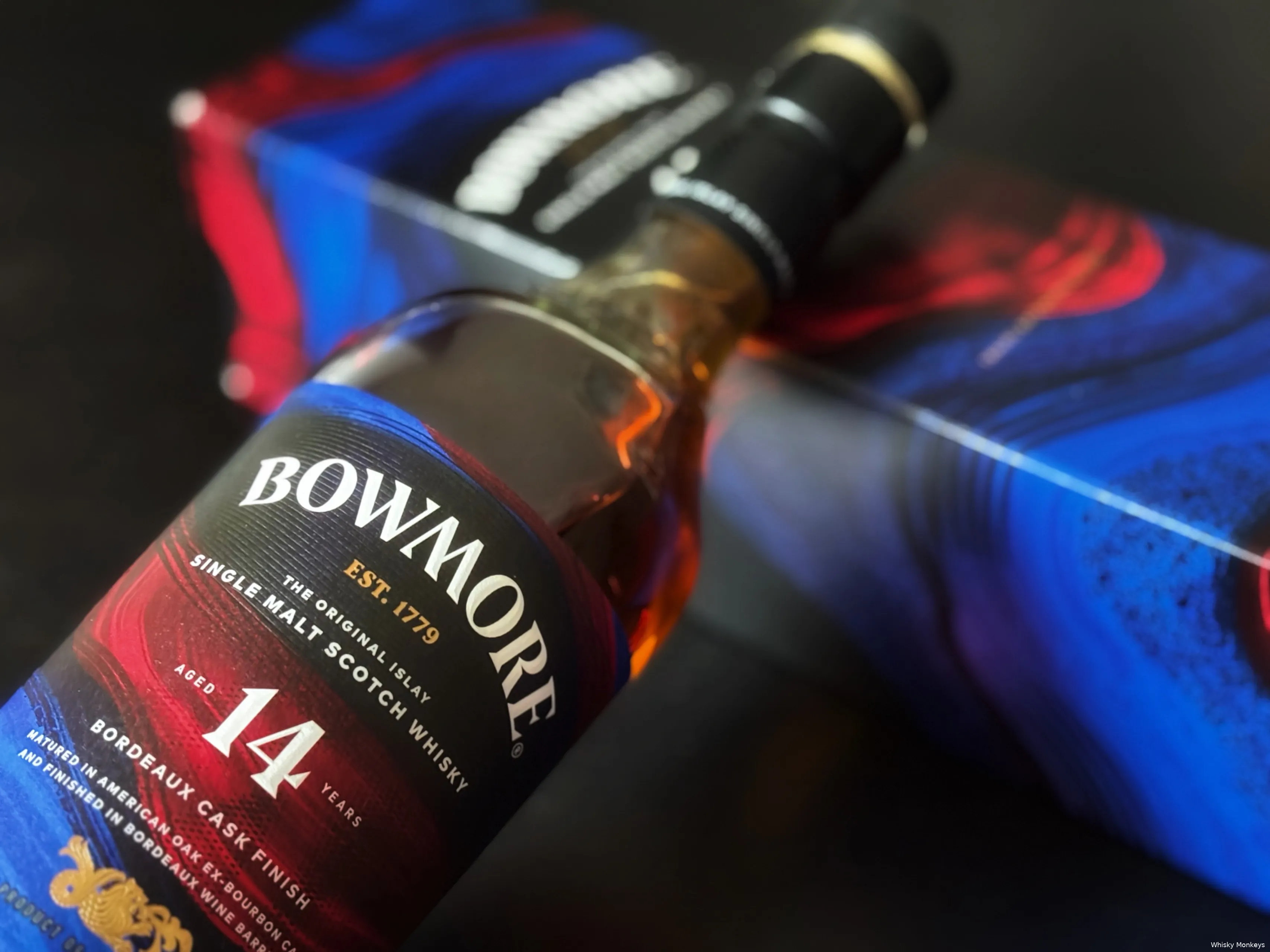 Bowmore 14 Year Old Bordeaux Cask Finish whisky review in the Whisky Monkeys Studio with box close-up