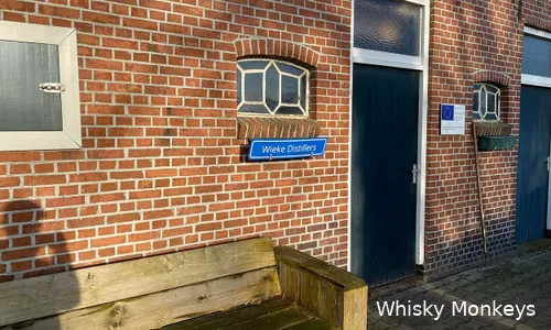 De Wieke distilleerderij buiten