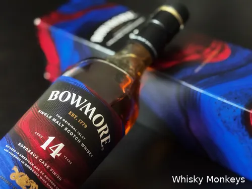 Bowmore 14 Year Old Bordeaux Cask Finish Whisky Review in the Whisky Monkeys Studio including box Close up