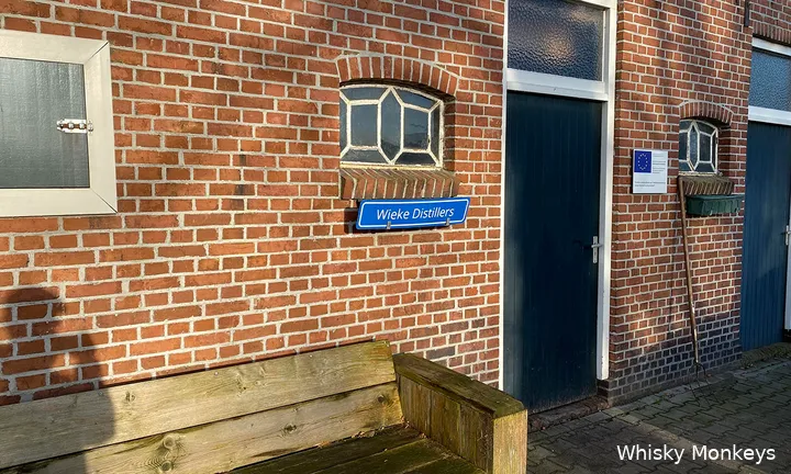 De Wieke distilleerderij buiten