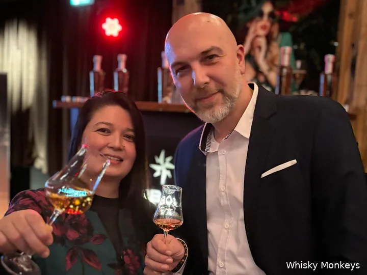 Twee Whisky Monkeys: Rox en Siniša