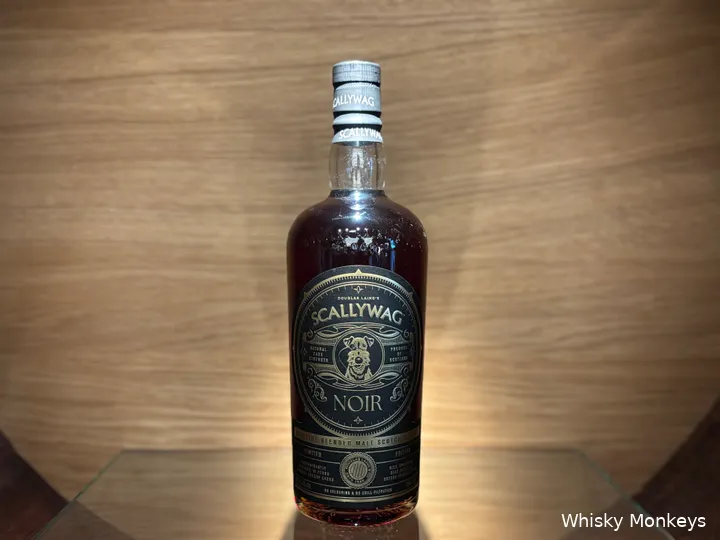 Fles Scallywag Noir in een whiskyvat
