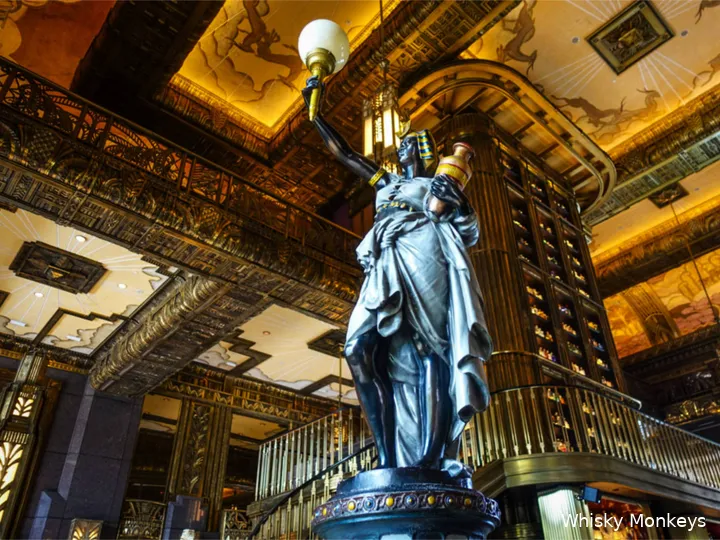 atlas-bar-statue