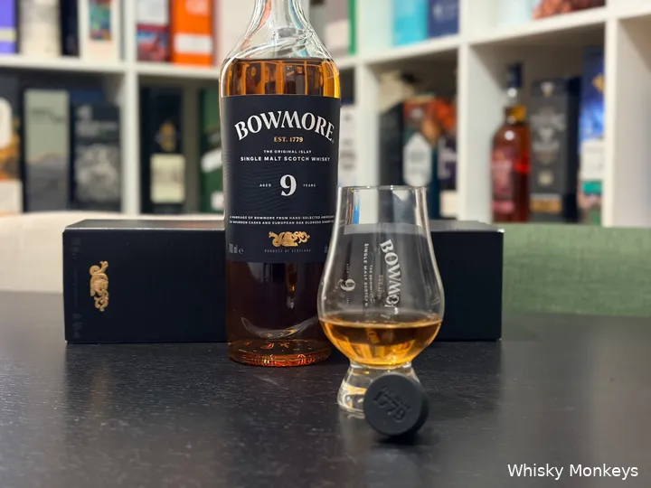 Bowmore 9 Year Old Whisky Review with glass
