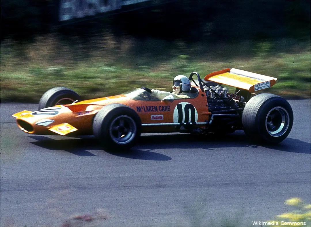 Bruce McLaren tijdens in de McLaren M7A op de Nürburgring in 1969. (Foto: Lothar Spurzem)