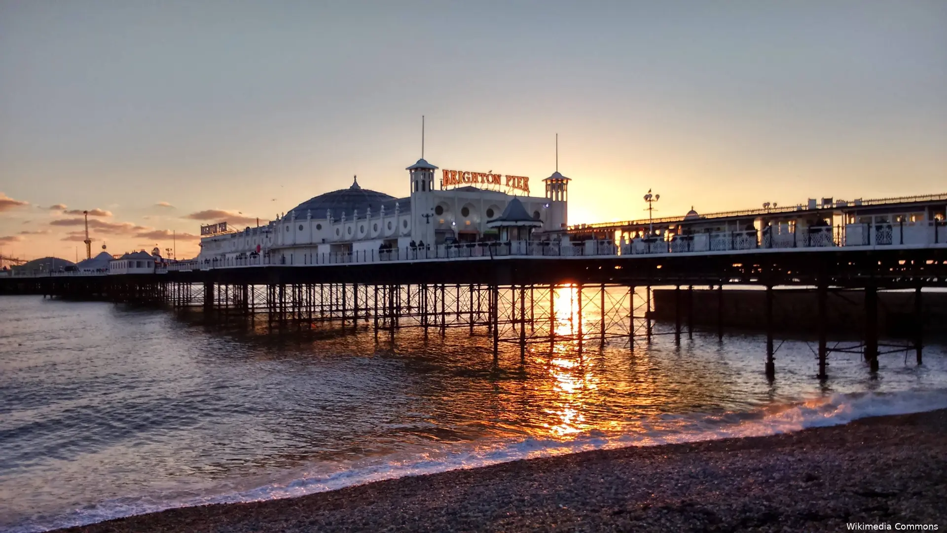 Brighton_Pier_at_sunset