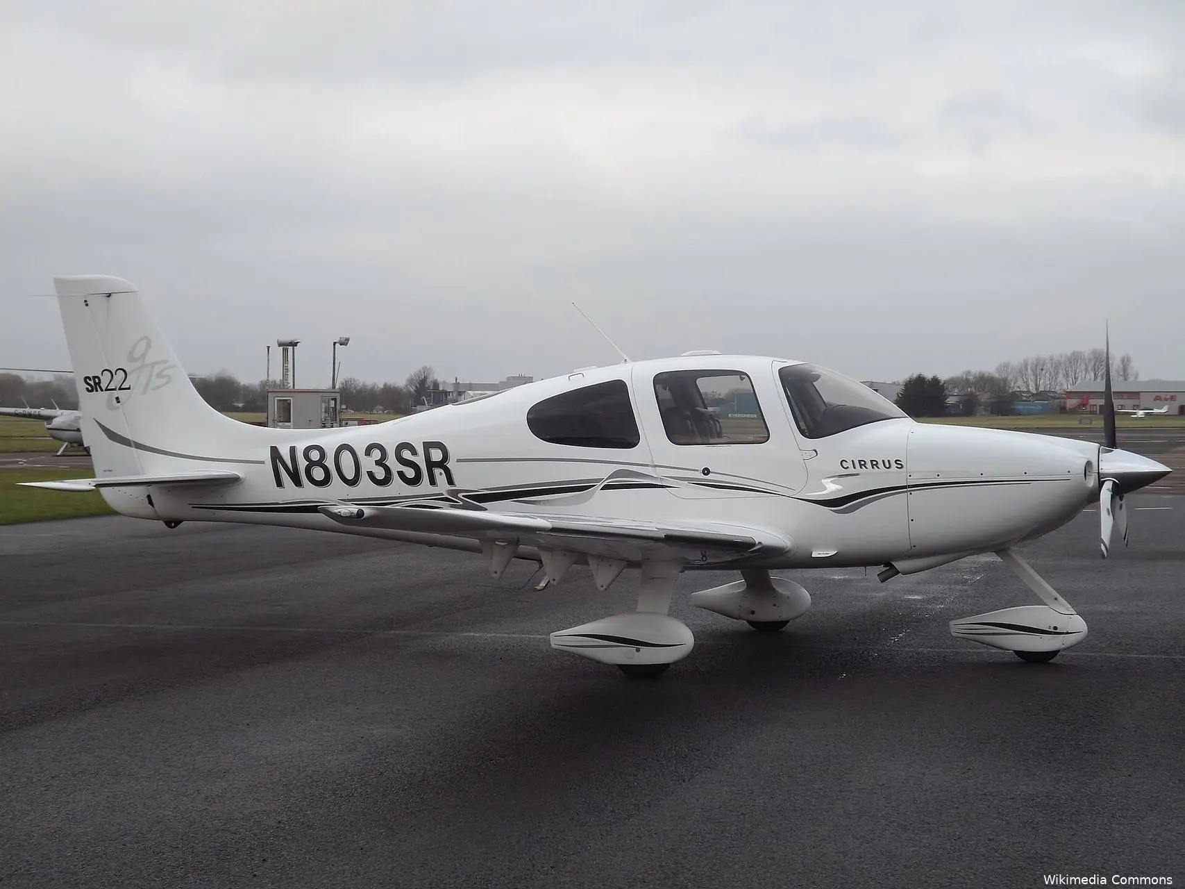 N803SR_Cirrus_SR22_(31802623021)