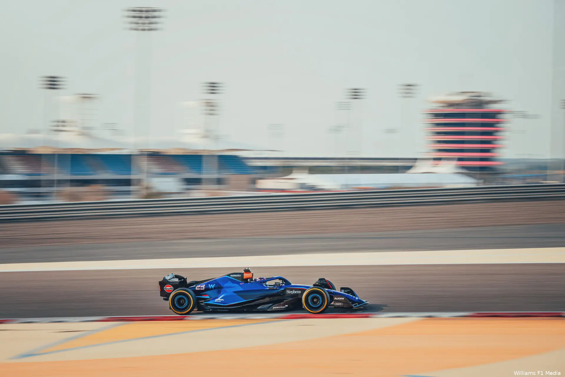 alexander albon fw45 williams f1 testing bahrein 2023