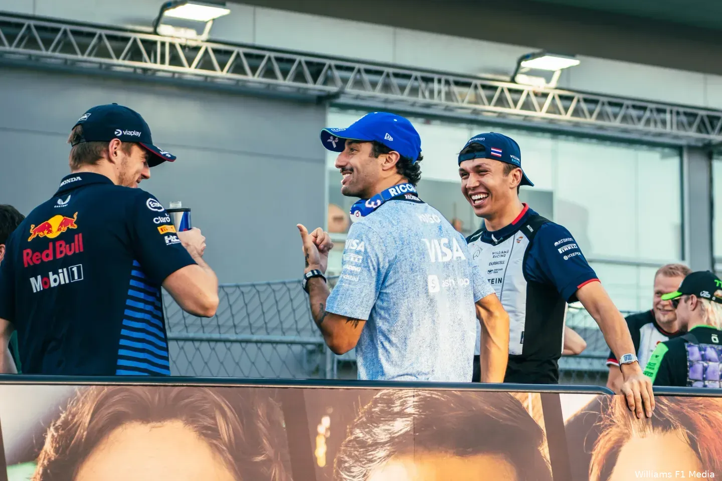 alexander albon williams singapore 2024 racedag max verstappen daniel ricciardo