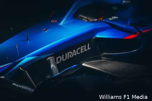 De neus met de naam van sponsor Duracell erop