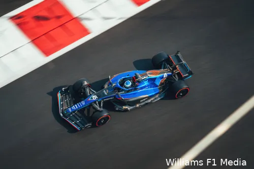 <i>Logan Sargeant mocht voor Williams zijn eerste meters als testcoureur al maken, en heeft ook aan de post-season tests in Abu Dhabi deelgenomen. Een aardige voorbereiding, dus. (Foto: Williams F1 Media)</i>