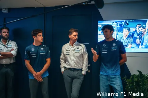 <i>Colapinto doet het redelijk, maar Albon was wel duidelijk sneller.</i>