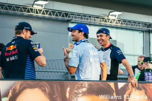 alexander albon williams singapore 2024 racedag max verstappen daniel ricciardo