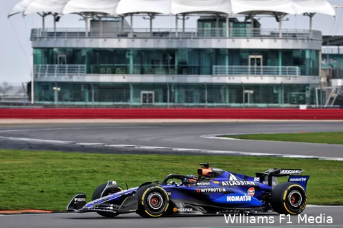 De Atlassian-stickers zijn goed zichtbaar op de auto van Williams.