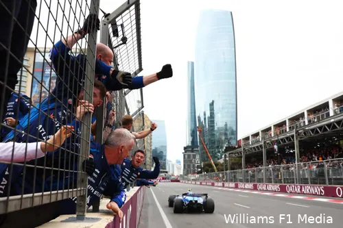 carlos-sainz-williams-bakoe-zondag (7)