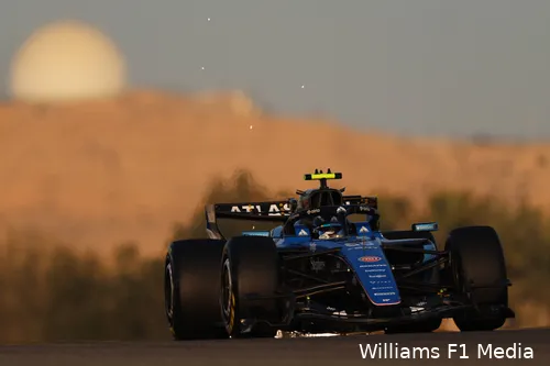 carlos-sainz-williams-fw48-bahrein-wintertest-110