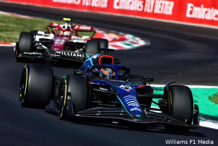 De Vries kreeg in 2022 een onverwachte kans bij Williams, nadat Albon zich voor de Italiaanse GP terug moest trekken.&nbsp;