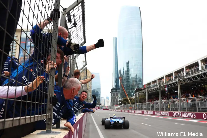 carlos-sainz-williams-bakoe-zondag (7)