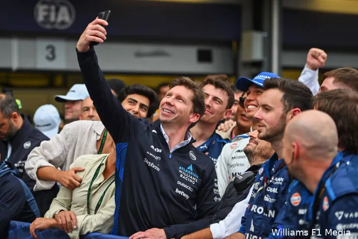 james-vowles-alexander-albon-williams-bakoe-zondag