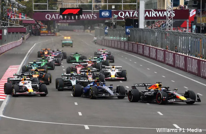 max-verstappen-red-bull-carlos-sainz-williams-liam-lawson-racing-buls-bakoe-zondag