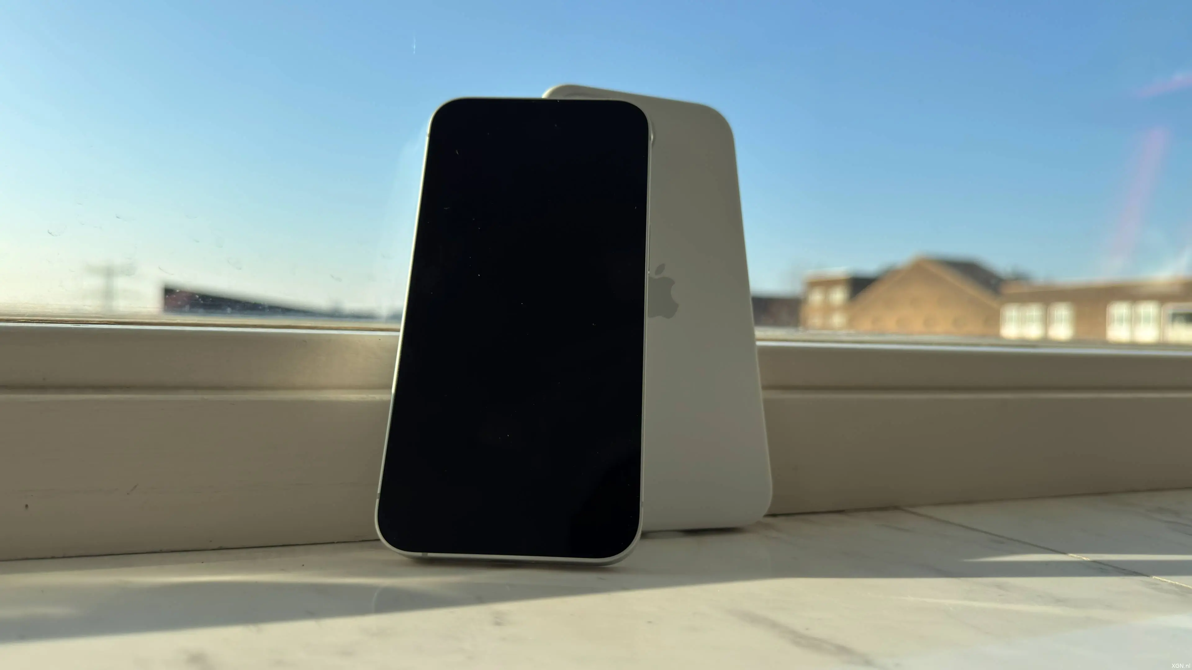 iphone 16e review