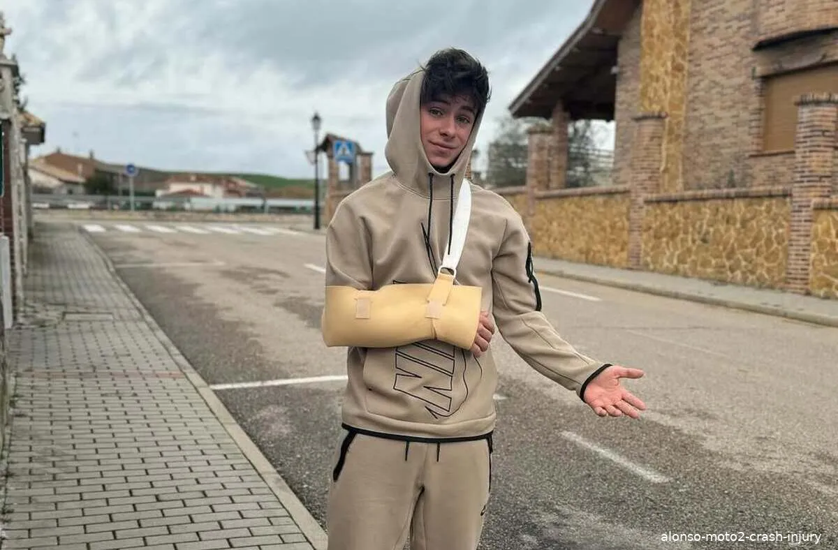 alonso moto2 crash injury