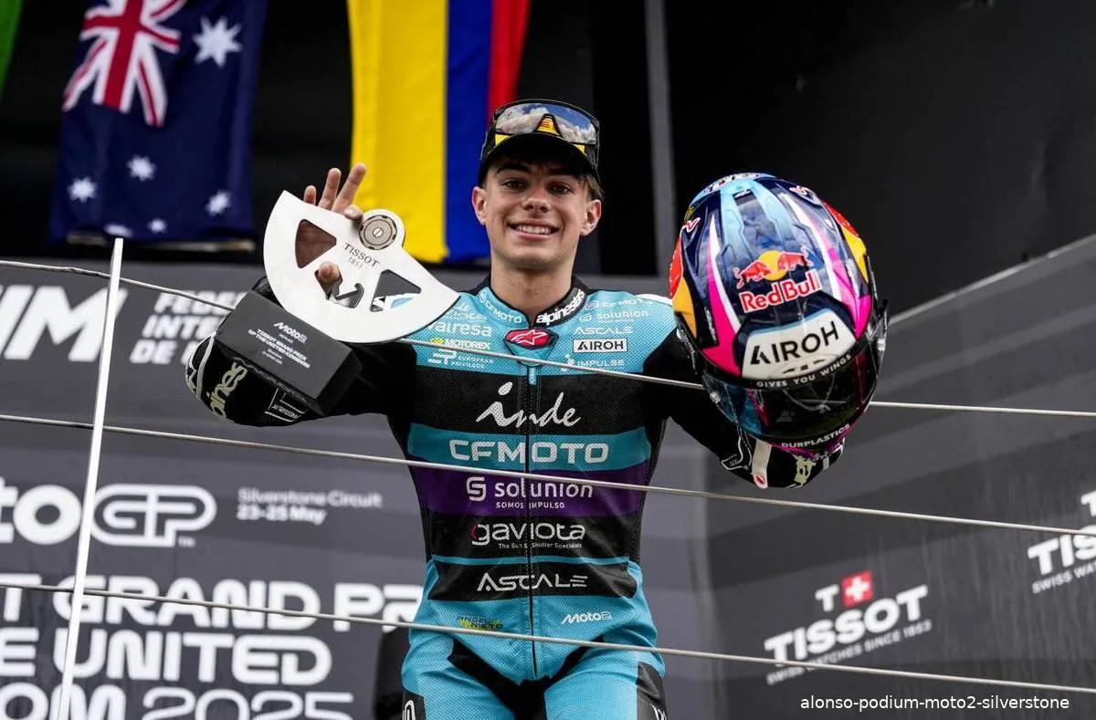 alonso podium moto2 silverstone