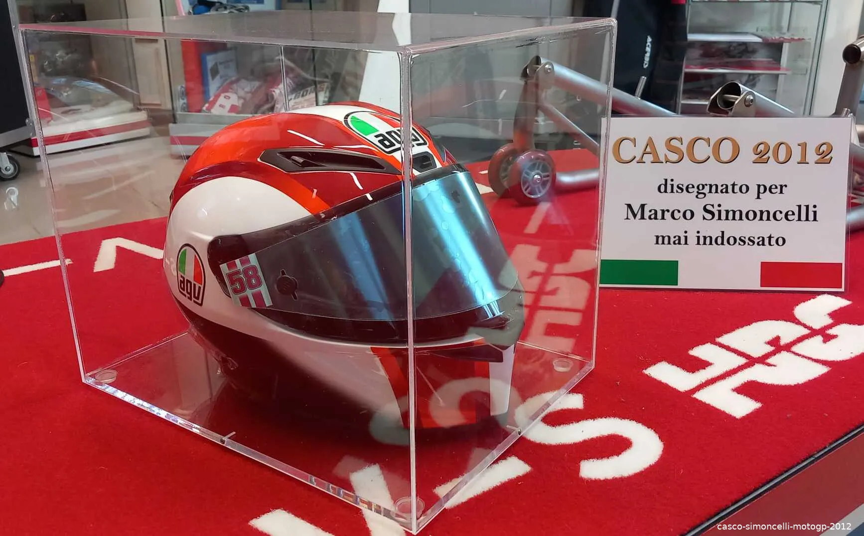 casco simoncelli motogp 2012