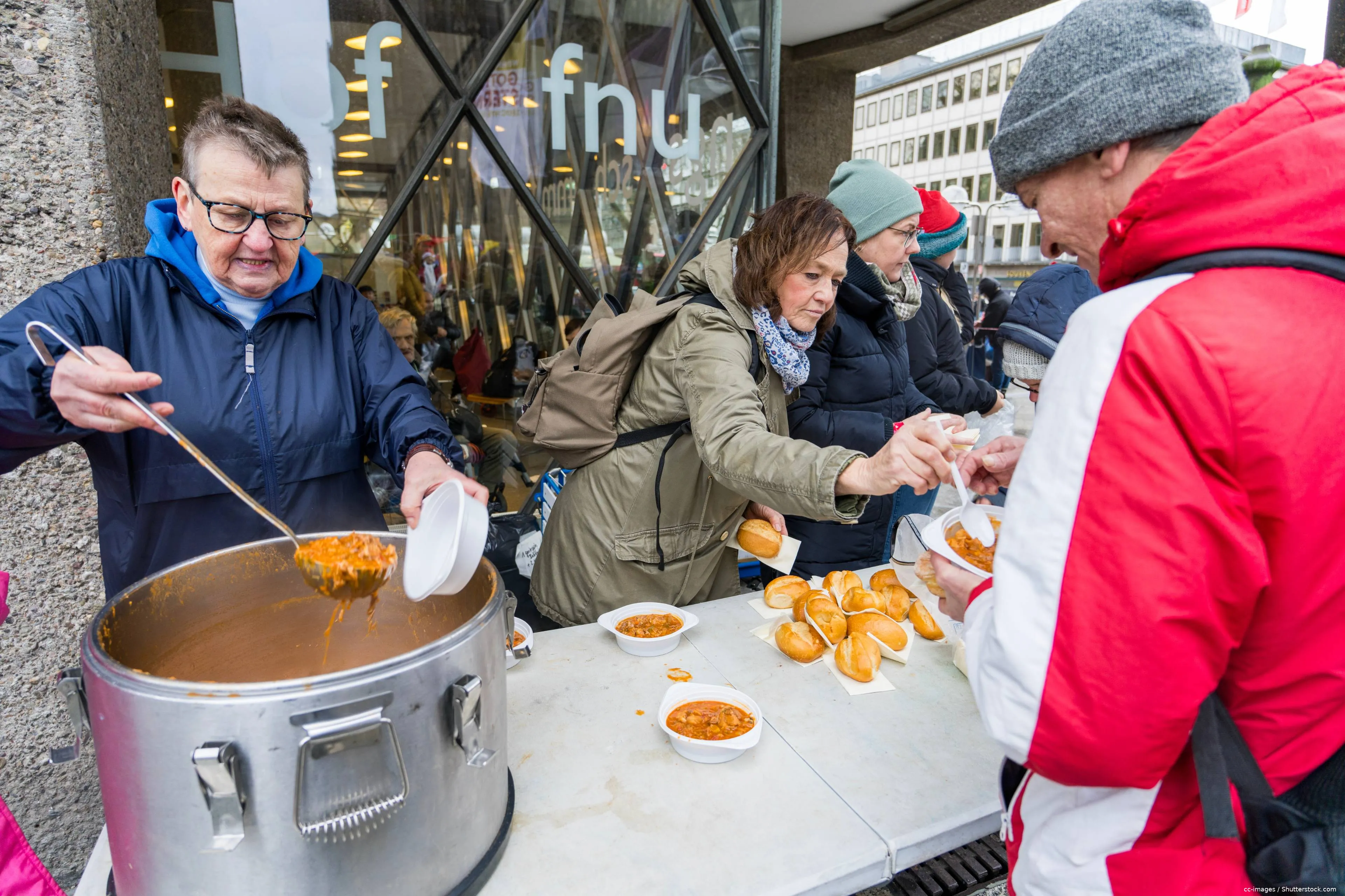 shutterstock_2612009255