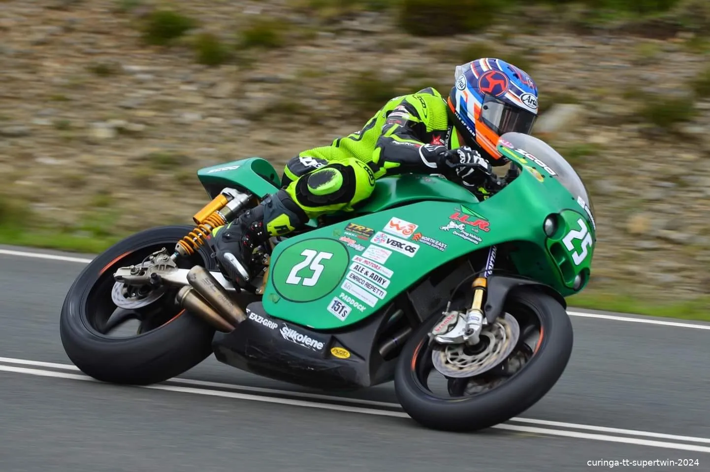 curinga tt supertwin corsedimoto