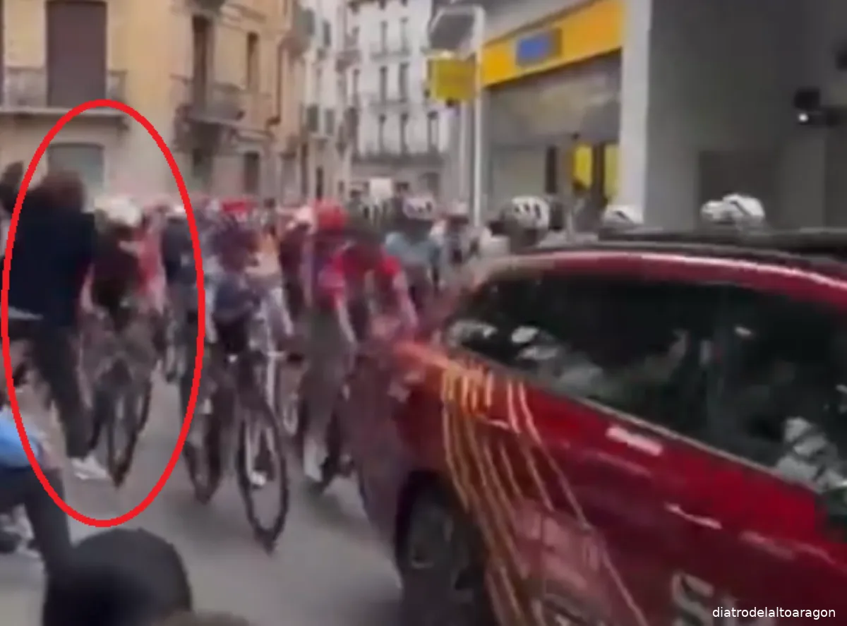 vuelta feminina crash
