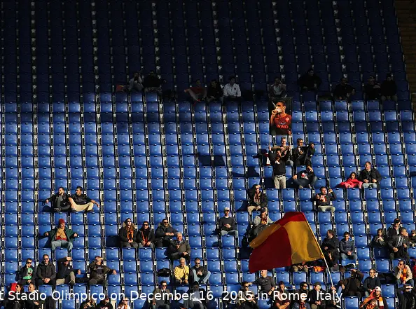 tribuna olimpico semi vuota roma spezia