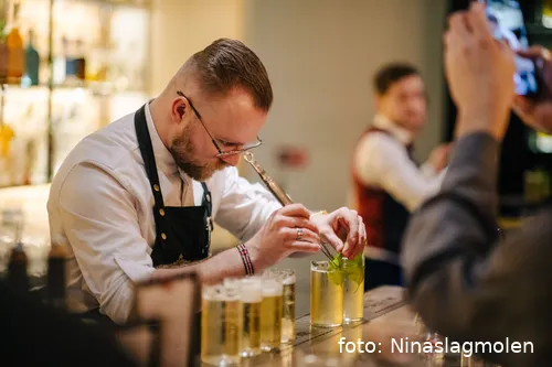 Handshake Speakeasy-oprichter en International Bartender of the Year 2024 Eric van Beek.
