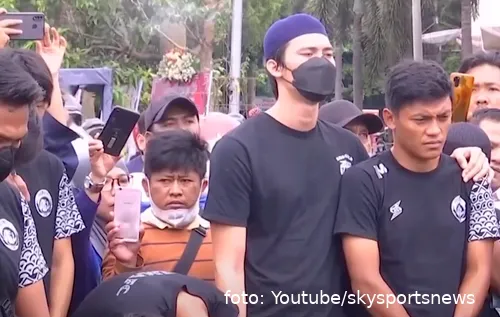 Mensen betuigen hun steun aan de slachtoffers&amp;amp;amp;amp;nbsp;