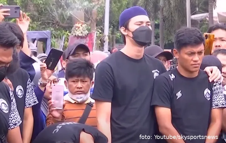 Mensen betuigen hun steun aan de slachtoffers&amp;amp;amp;amp;nbsp;