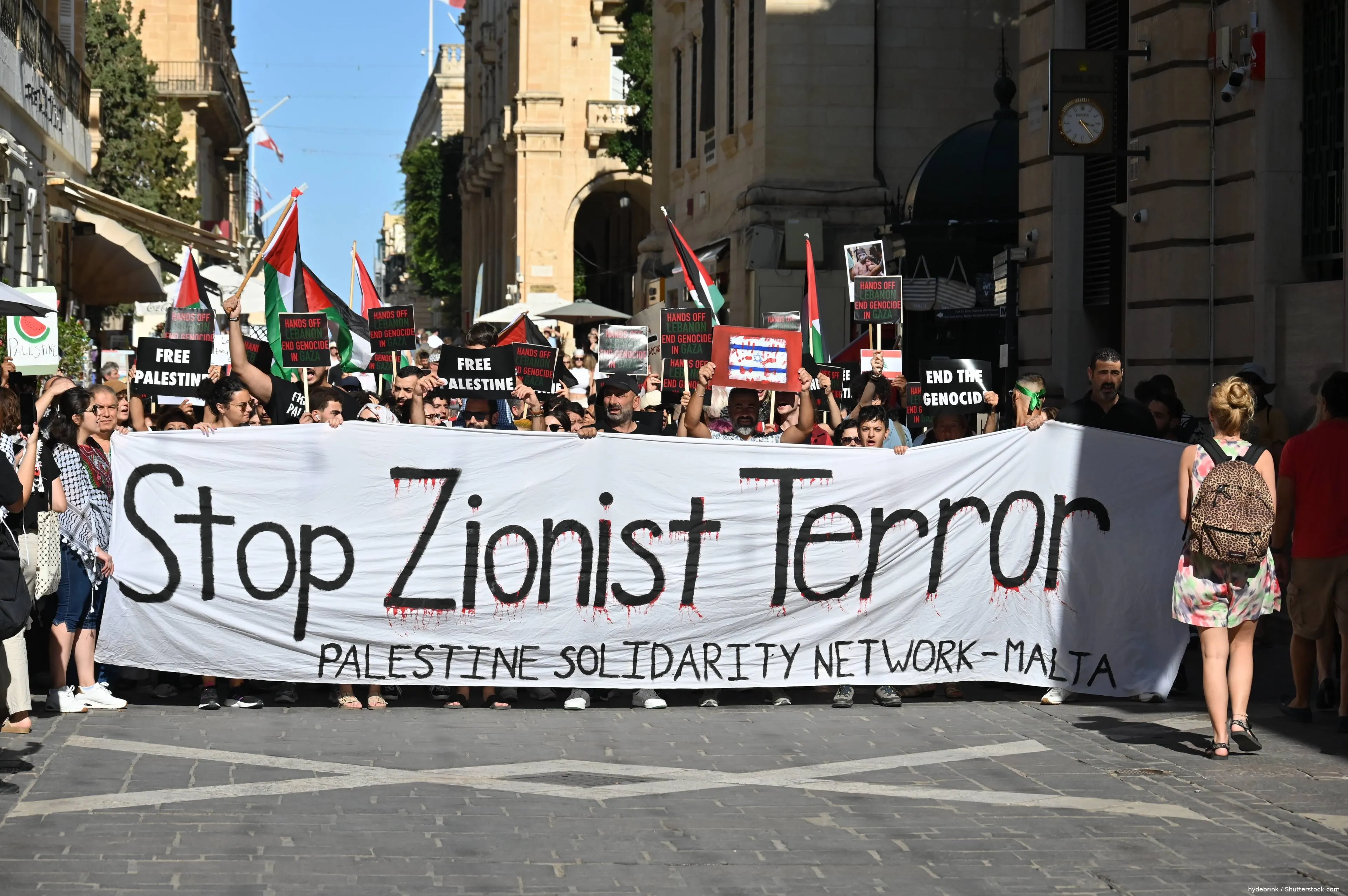 shutterstock_2530270133