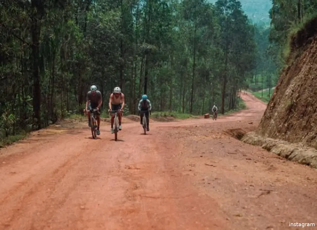 ten dam dekker rwanda