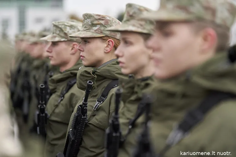 resize 828x826 asoc nuotr