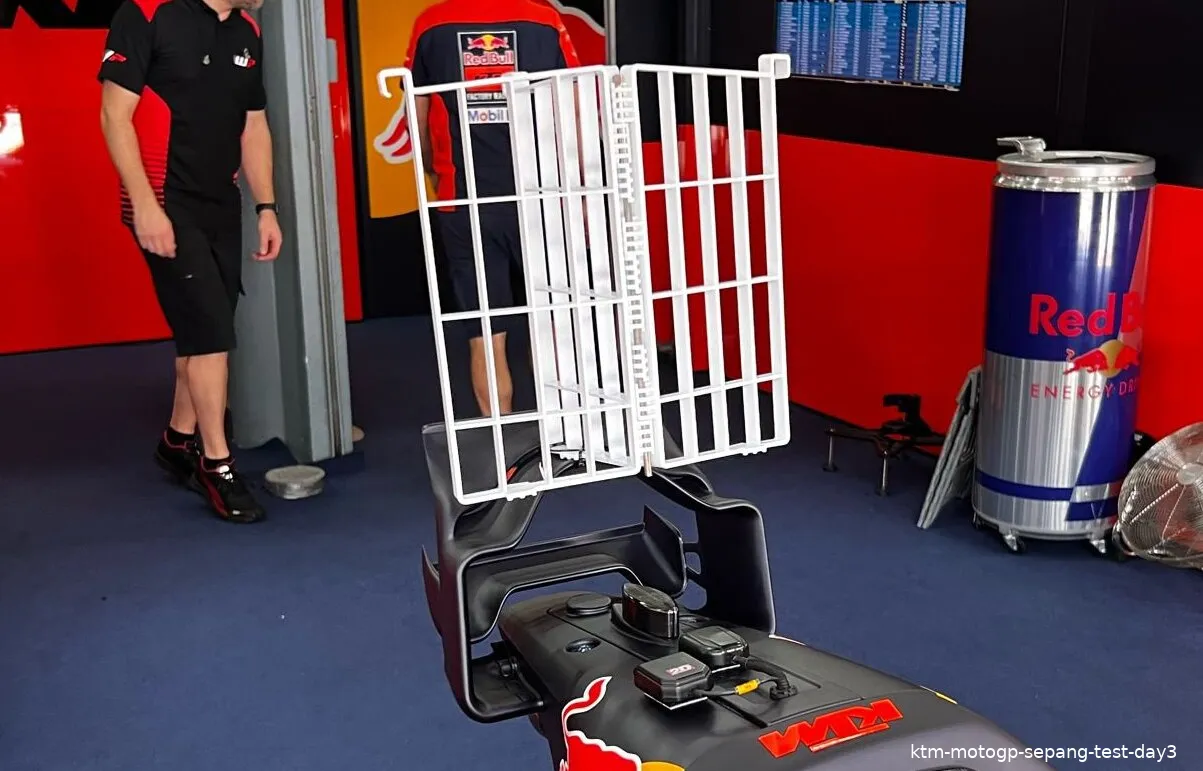 ktm motogp sepang test day3
