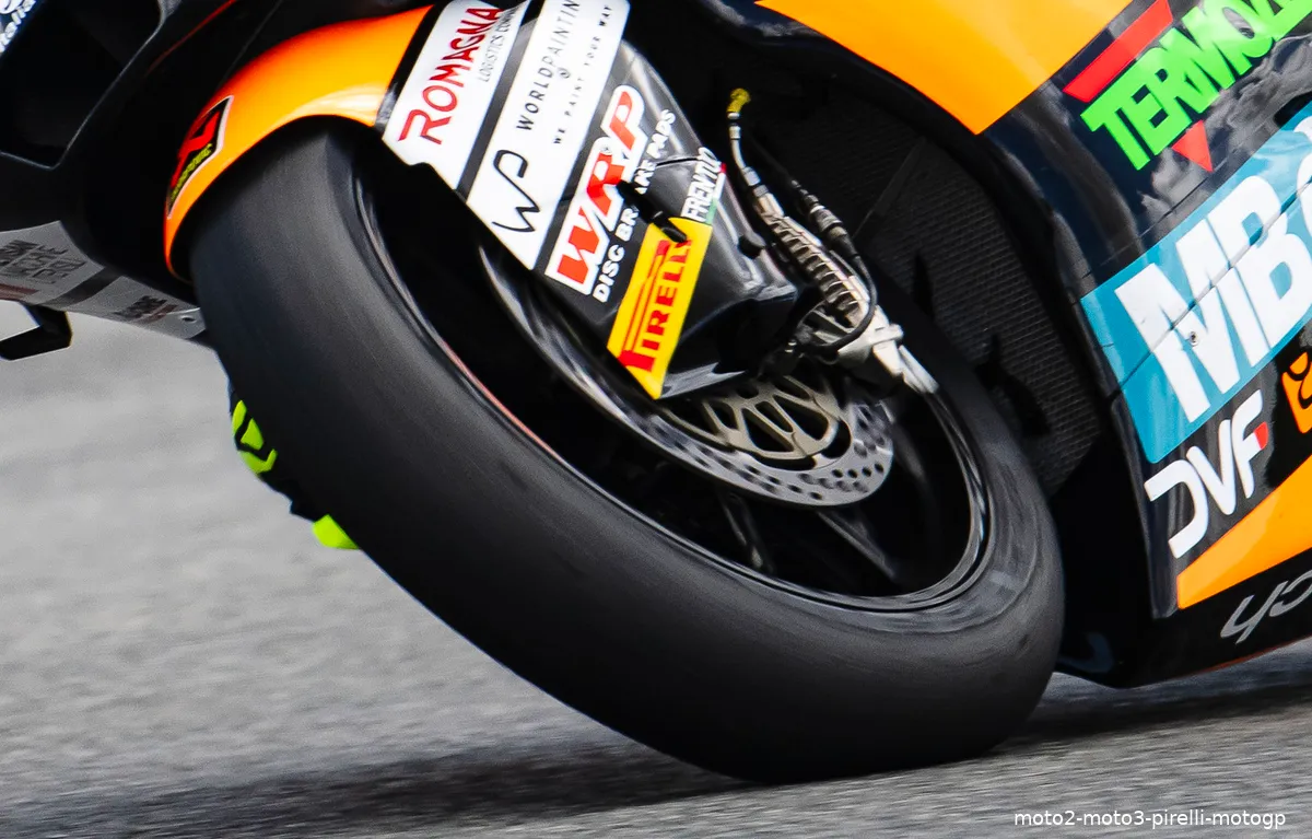 moto2 moto3 pirelli motogp