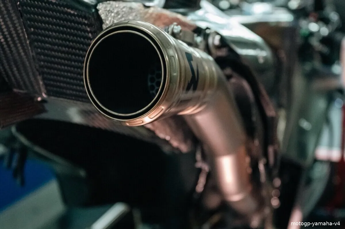 motogp yamaha v4