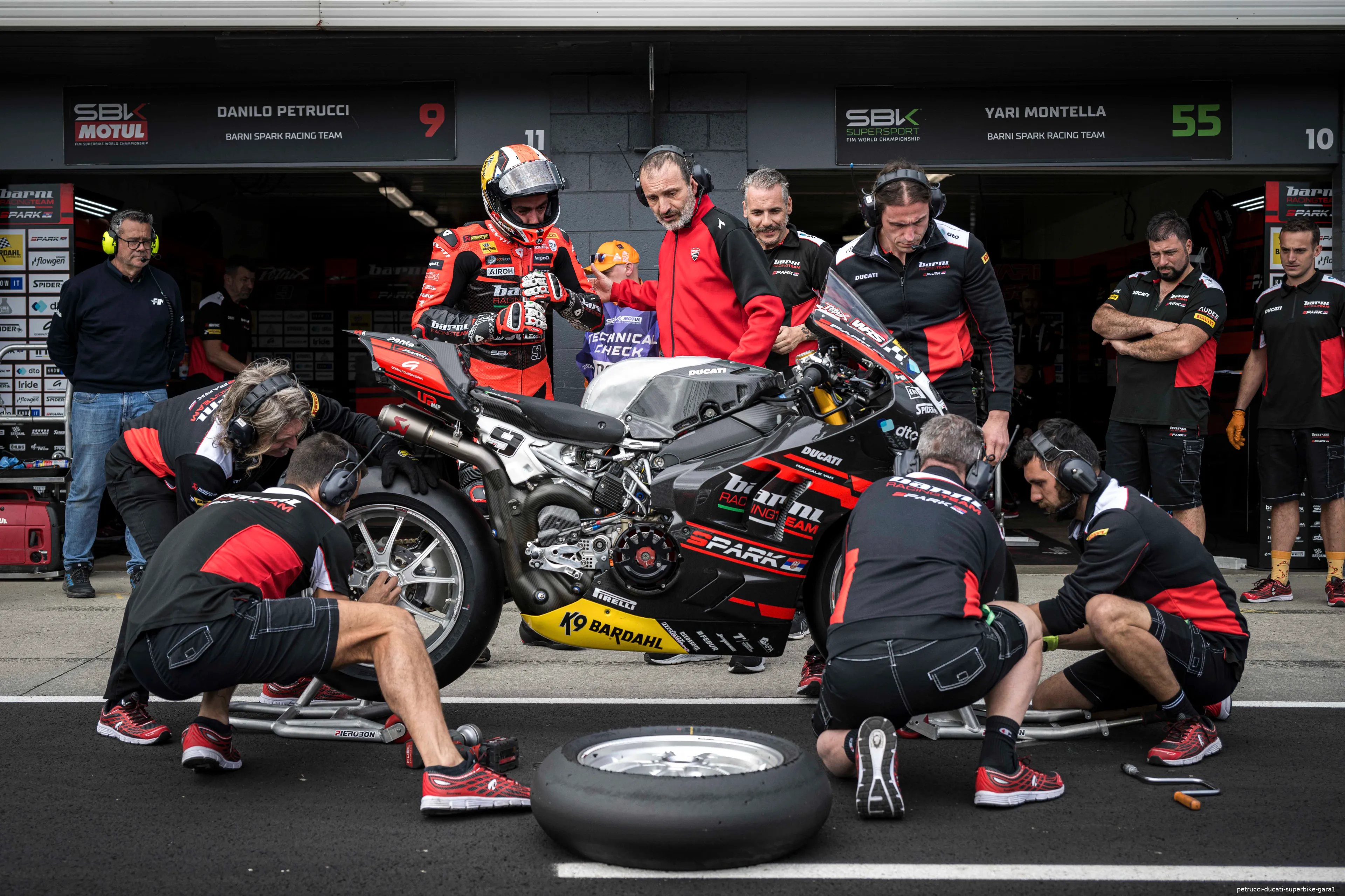 petrucci ducati superbike gara1
