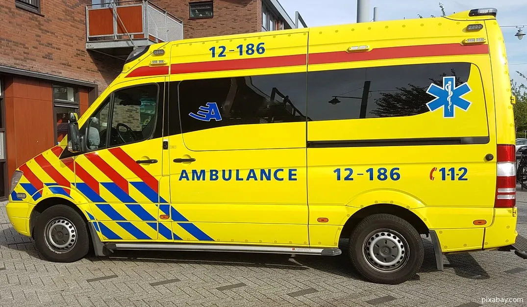 ambulance cc by pixabaycom