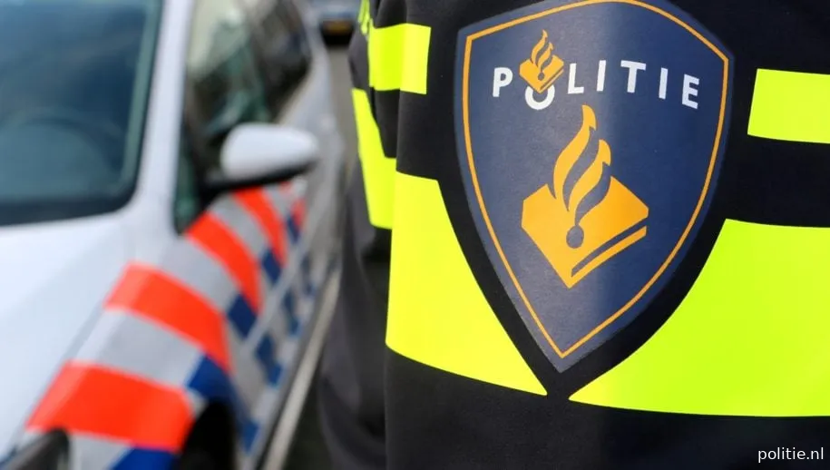 politie bij auto 2 915x518 1