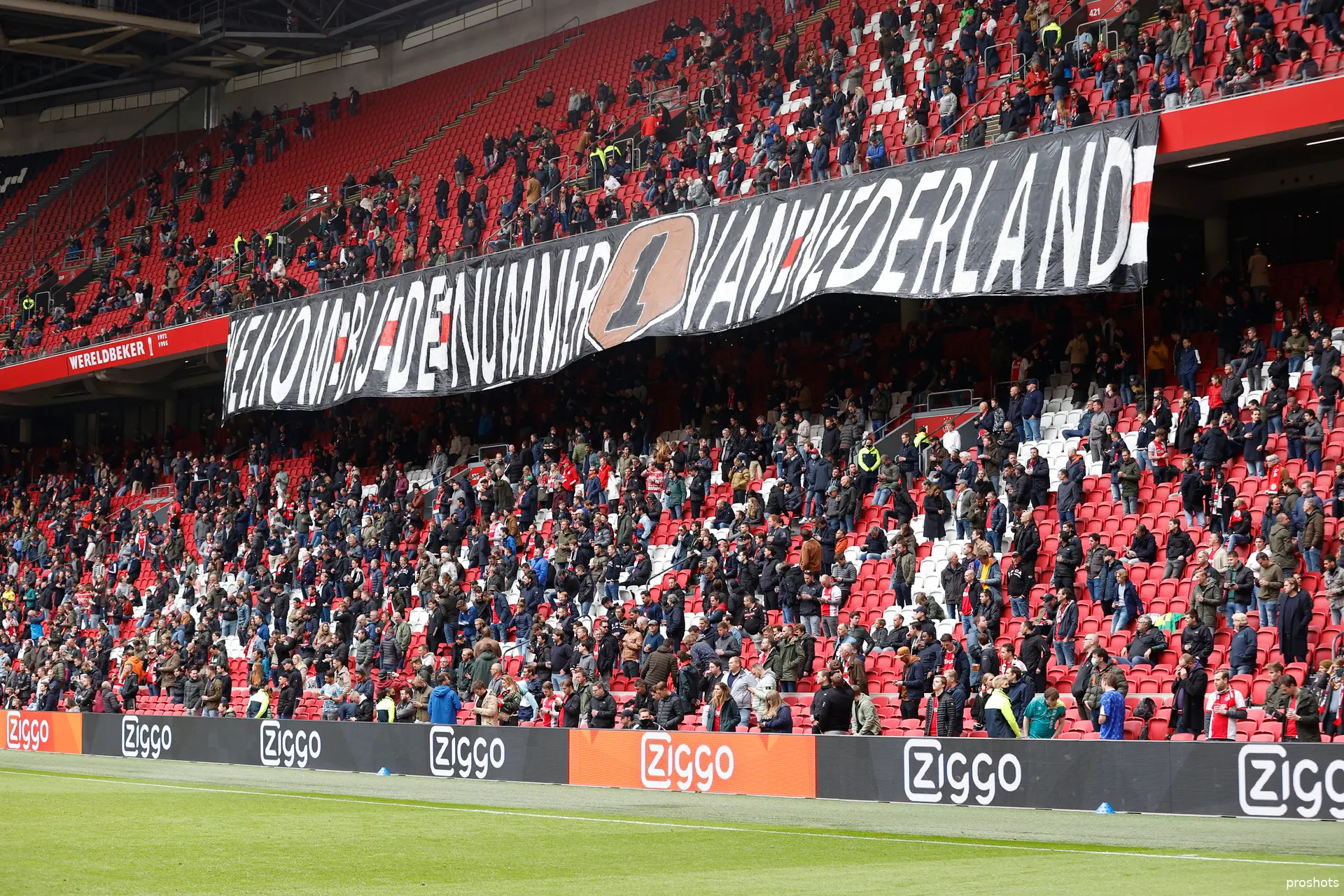 ajax fans johan cruijff arena