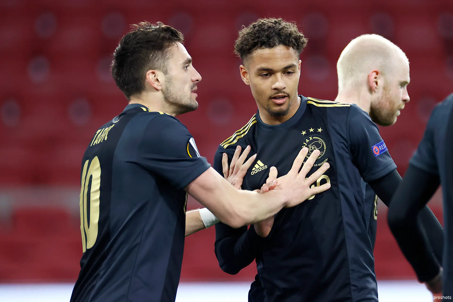 dusan tadic devyne rensch ajax as roma europa league