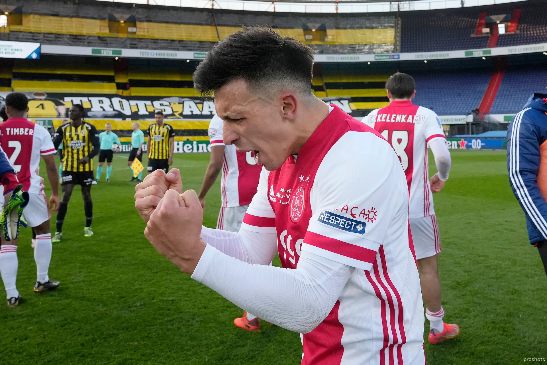 lisandro martinez ajax